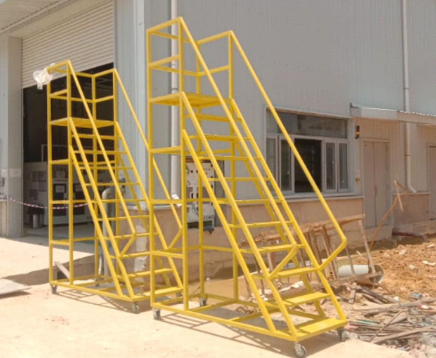 MOVEABLE STEEL STAIR